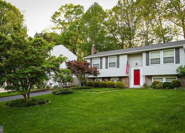 Property at 8110 Winter Blue Ct, Springfield, VA 22153, 4 beds, 2 baths