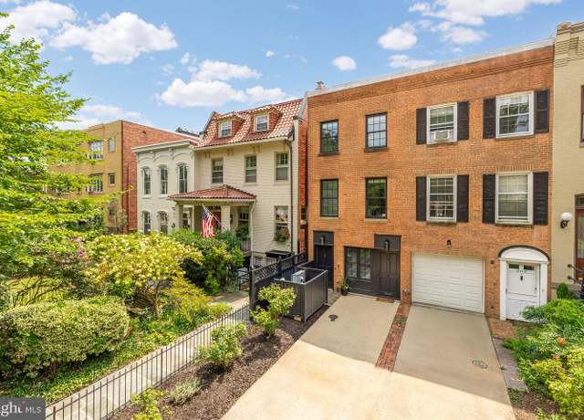 Property at 811 E Capitol St SE, Washington, DC 20003, 3 beds, 3.5 baths