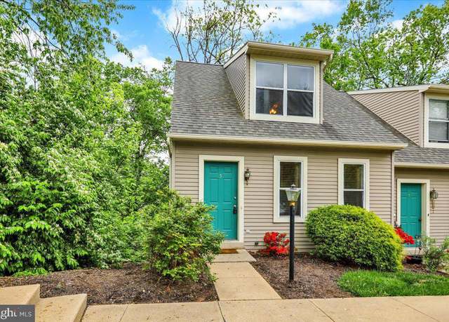 Property at 5 Westpointe Dr, Ephrata, PA 17522, 2 beds, 1.5 baths