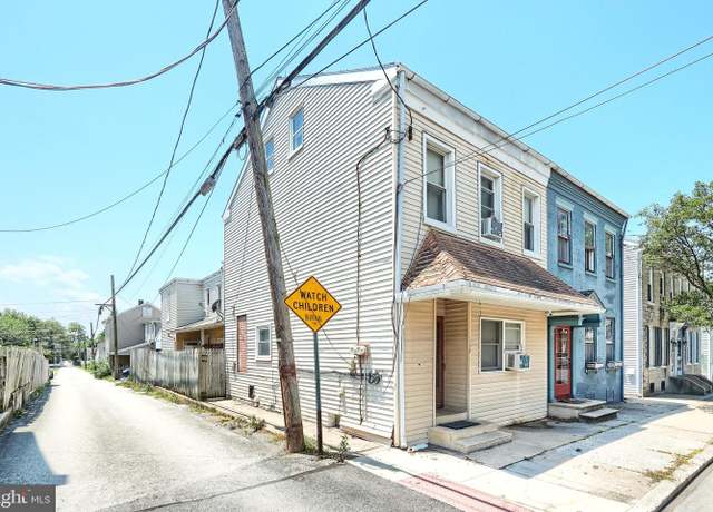 Property at 128 N 7th St, Columbia, PA 17512, 5 beds, 2.5 baths