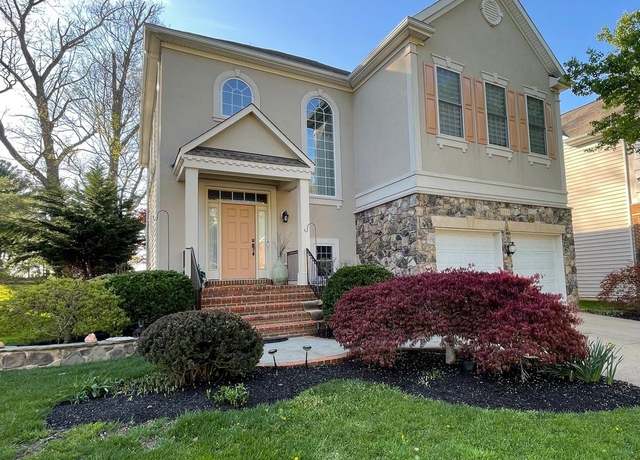 Property at 3824 Highland Oaks Dr, Fairfax, VA 22033, 5 beds, 4.5 baths