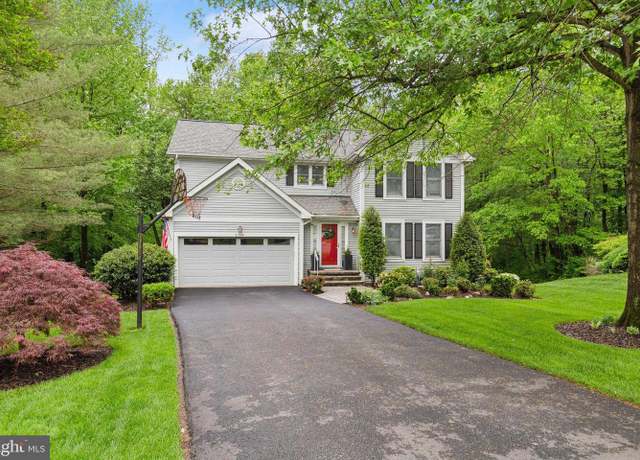 Property at 6724 Passageway Pl, Burke, VA 22015, 4 beds, 2.5 baths