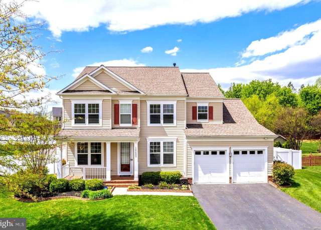 Property at 16452 Chattanooga Ln, Woodbridge, VA 22191, 5 beds, 3.5 baths