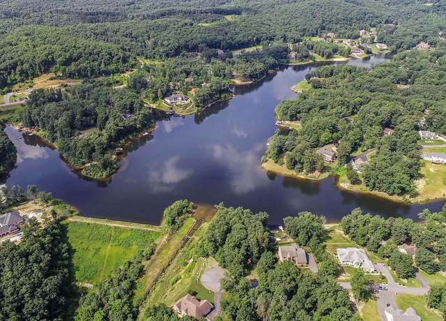 Property at 6 Lakewood Dr N, Ridgeley, WV 26753