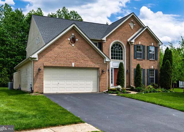 Property at 460 Preakness Run, Newark, DE 19702, 4 beds, 2.5 baths