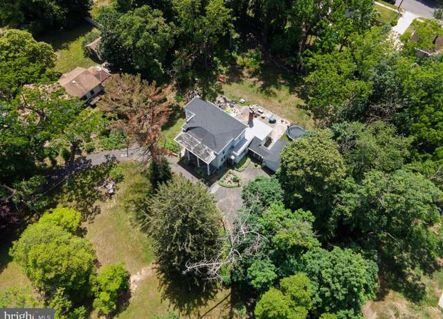 Property at 1071 E Park Ave, Vineland, NJ 08360, 3 beds, 2.5 baths