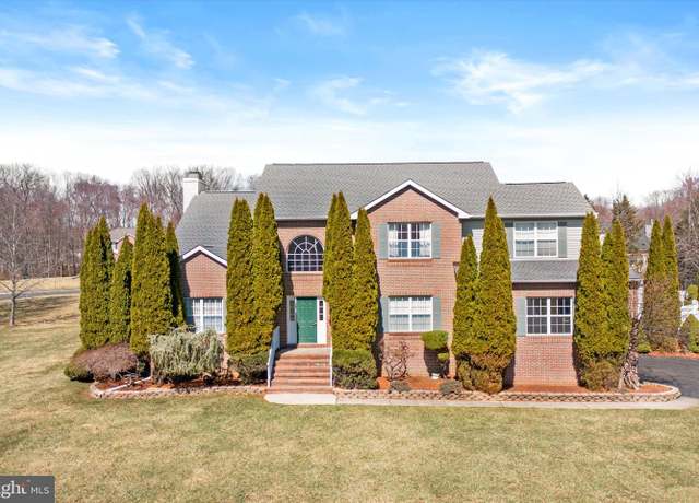 Property at 27 Roosevelt Way, Robbinsville, NJ 08691, 5 beds, 2.5 baths
