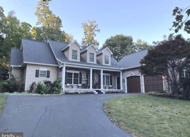 Property at 18 Palomino Pkwy, Dillsburg, PA 17019, 3 beds, 2.5 baths