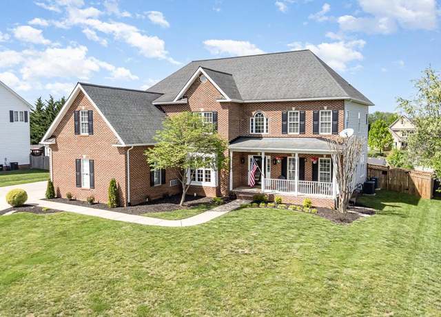 Property at 408 Montgomery Ct, Berryville, VA 22611, 5 beds, 3.5 baths