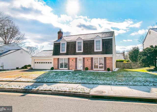 Property at 13425 Point Pleasant Dr, Chantilly, VA 20151, 4 beds, 2.5 baths