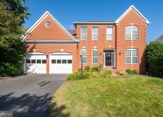 Property at 2410 Dakota Lakes Dr, Herndon, VA 20171, 5 beds, 3.5 baths