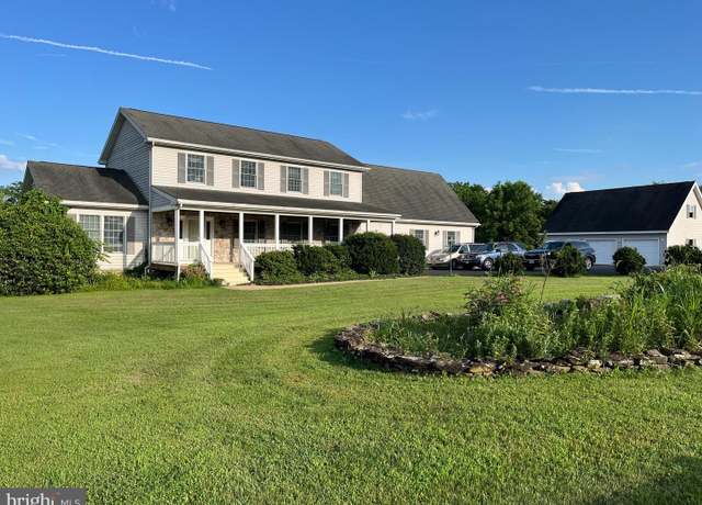 Property at 17212 Simmons Rd, Purcellville, VA 20132, 4 beds, 3.5 baths