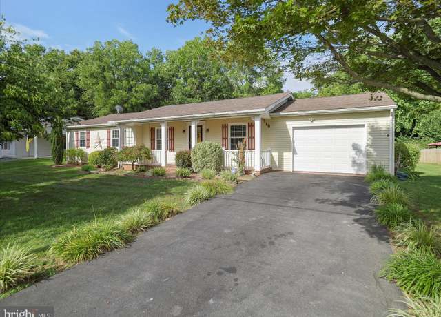Property at 128 Dexter Dr, Martinsburg, WV 25405, 3 beds, 2 baths