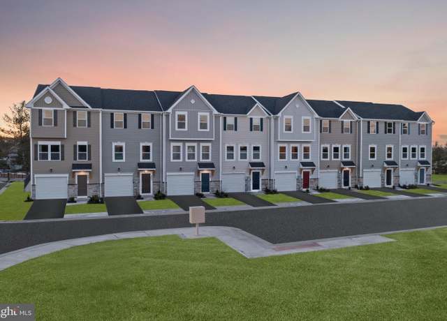 Property at 5876 Holly Springs Dr, Capitol Heights, MD 20743, 4 beds, 3 baths