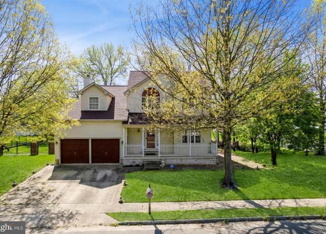 Property at 9 Keith Ln, Burlington, NJ 08016, 3 beds, 2.5 baths