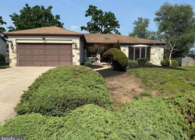 Property at 4 W Brook Dr, Cherry Hill, NJ 08003, 4 beds, 2.5 baths