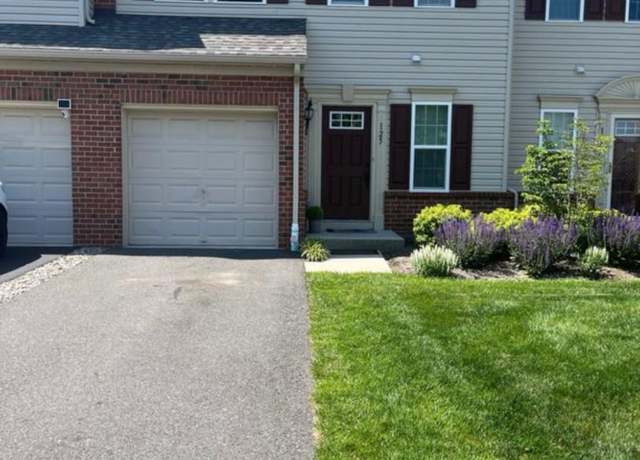 Property at 125 Sundance Dr, Hamilton, NJ 08619, 3 beds, 2.5 baths