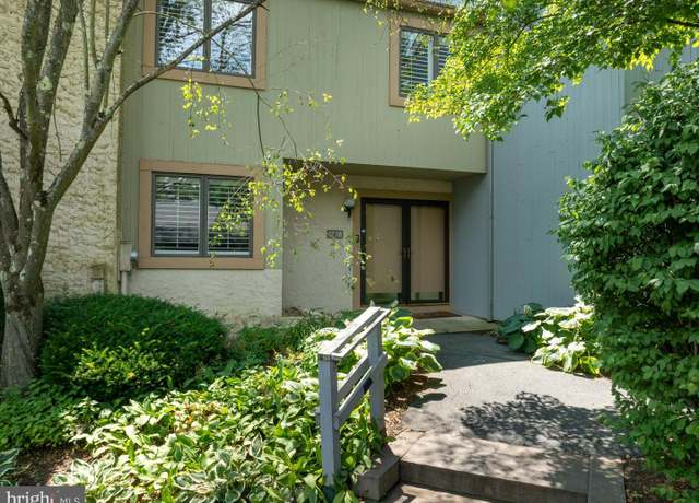 Property at 1718 Woodledge Cir, State College, PA 16803, 3 beds, 2.5 baths