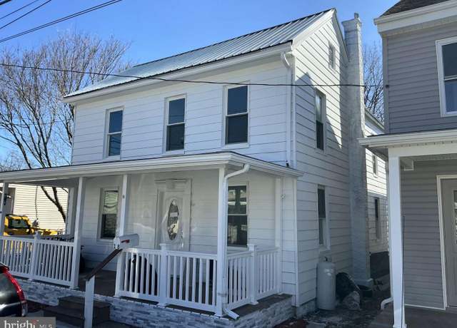 Property at 18 Juniata St, Middletown, PA 17057, 3 beds, 2 baths