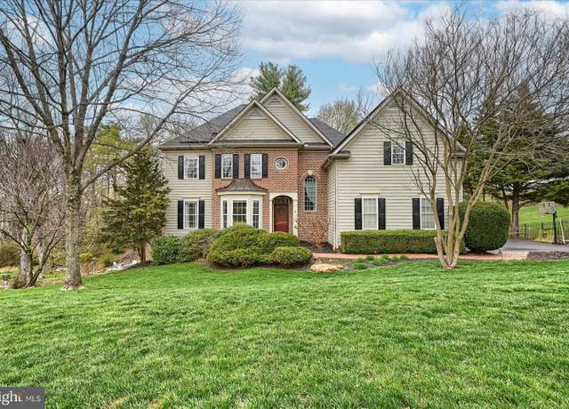 Property at 2639 Rexwood Dr, Glen Rock, PA 17327, 4 beds, 3.5 baths