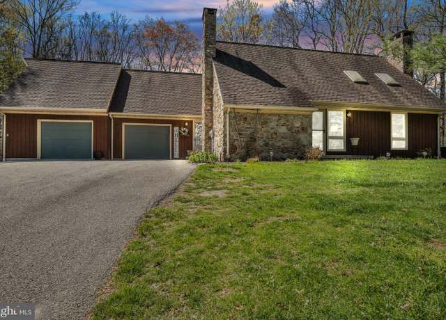 Property at 271 Summit Dr, Abbottstown, PA 17301, 3 beds, 2 baths