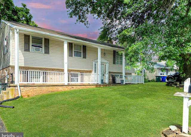 Property at 1809 Roxboro Rd, York, PA 17402, 4 beds, 2 baths