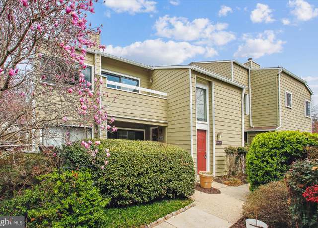 Property at 1925-B Villaridge Dr, Reston, VA 20191, 2 beds, 2 baths