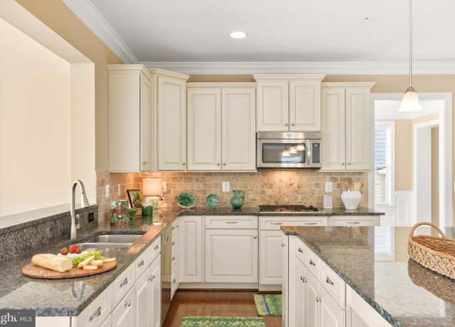 Property at 1212 Volunteer Dr, Brunswick, MD 21716, 4 beds, 3.5 baths
