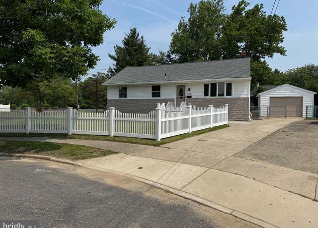 Property at 417 Veterans Dr, Palmyra, NJ 08065, 3 beds, 1 bath