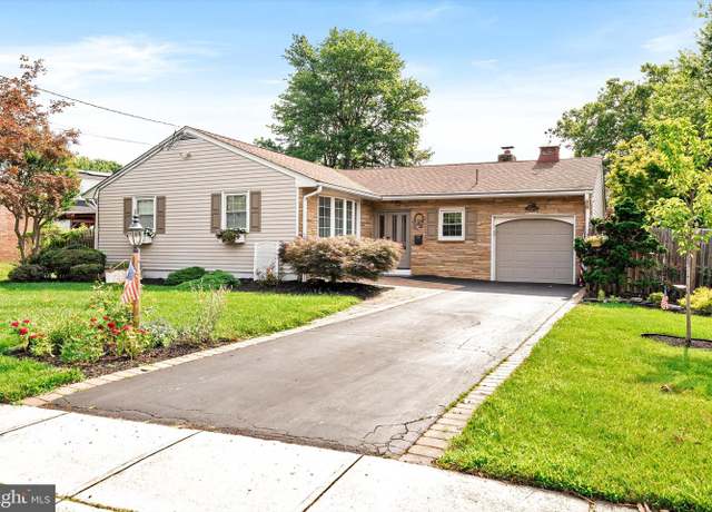 Property at 242 Fieldboro Dr, Lawrence Township, NJ 08648, 3 beds, 1.5 baths