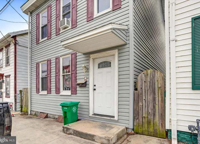 Property at 156 E Penn St, Carlisle, PA 17013, 3 beds, 3 baths