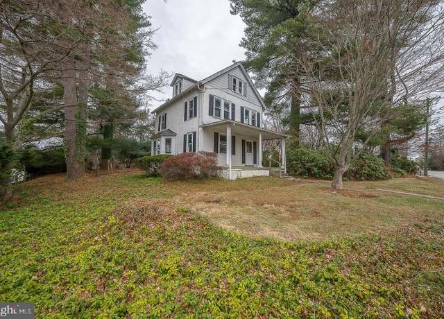 Property at 111 Bishop Hollow Rd, Newtown Square, PA 19073, 4 beds, 2 baths