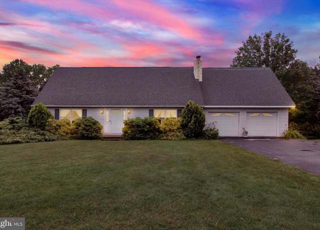 Property at 10743 South Mountain Rd, South Mountain, PA 17261, 2 beds, 2.5 baths