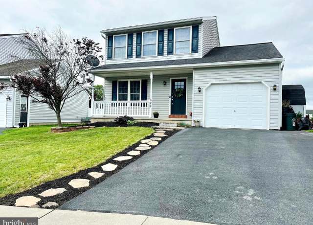 Property at 323 Swatara Creek Dr, Jonestown, PA 17038, 3 beds, 1.5 baths