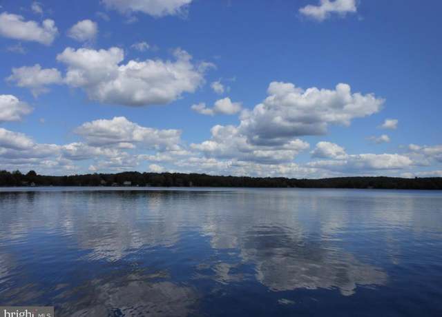 Property at 11 Mohican Trl, Pocono Lake, PA 18347