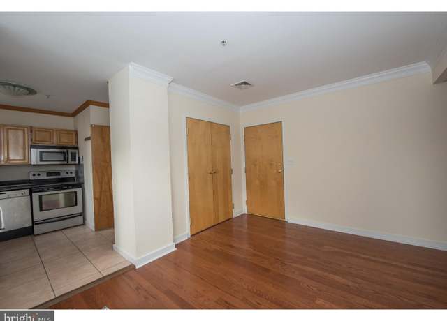 Property at 1939 Chestnut St Unit 2C, Philadelphia, PA 19103, 1 bed, 1 bath