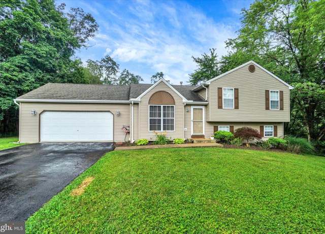 Property at 9 Katie Ct, Stewartstown, PA 17363, 3 beds, 1.5 baths
