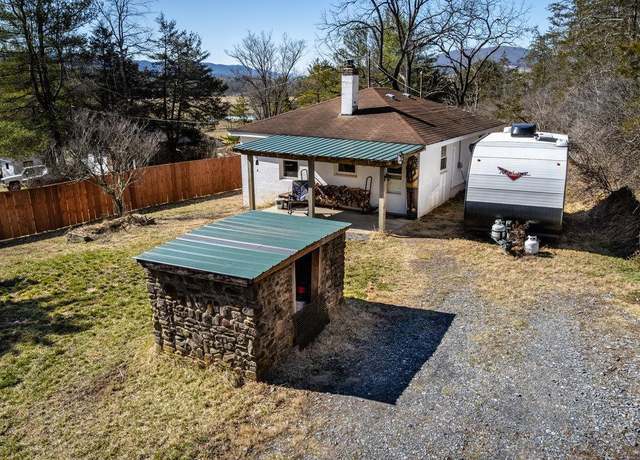 Property at 2077 Deerfield Valley Rd, West Augusta, VA 24485, 2 beds, 0.5 baths