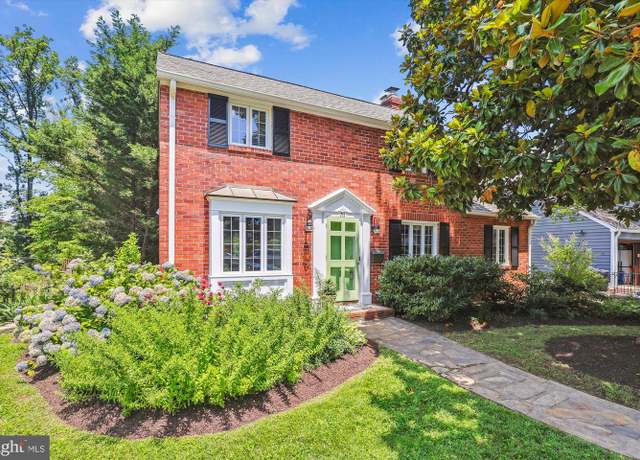 Property at 711 N Overlook Dr, Alexandria, VA 22305, 4 beds, 4 baths