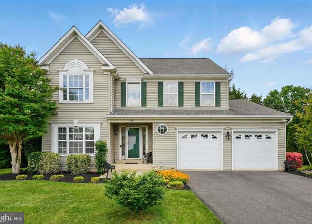 Property at 430 Devon Dr, Warrenton, VA 20186, 3 beds, 3.5 baths