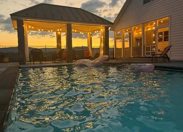 Property at 400 Deer Run Cir, Front Royal, VA 22630, 4 beds, 3.5 baths