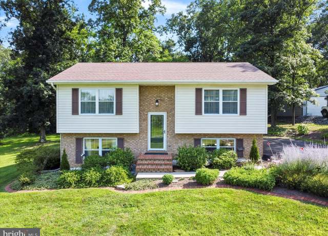 Property at 291 Needmore Rd, Martinsburg, WV 25403, 3 beds, 2 baths