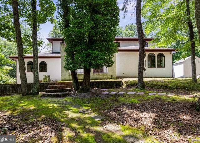 Property at 69 Tallowood Dr, Medford, NJ 08055, 5 beds, 3.5 baths