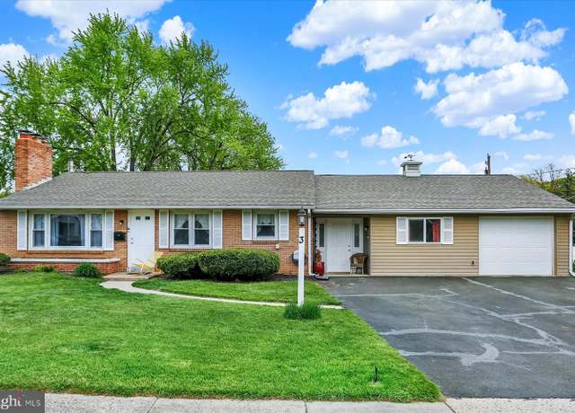 Property at 3 Gobin Dr, Carlisle, PA 17013, 3 beds, 2 baths