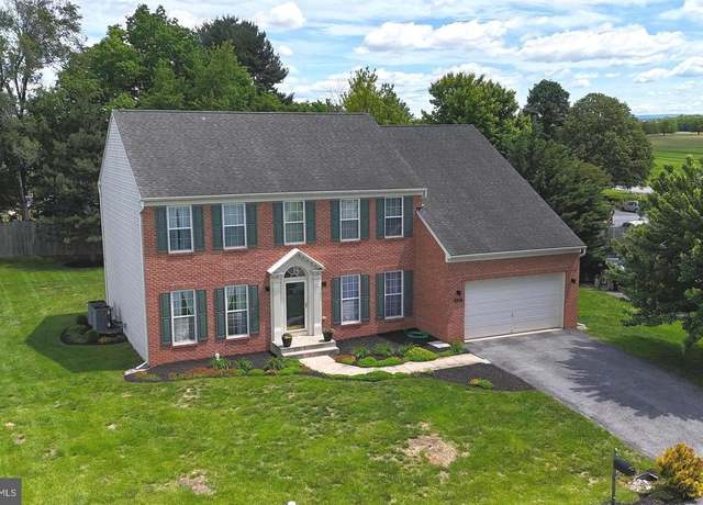 Property at 10526 Jasper Dr S, Greencastle, PA 17225, 4 beds, 3.5 baths