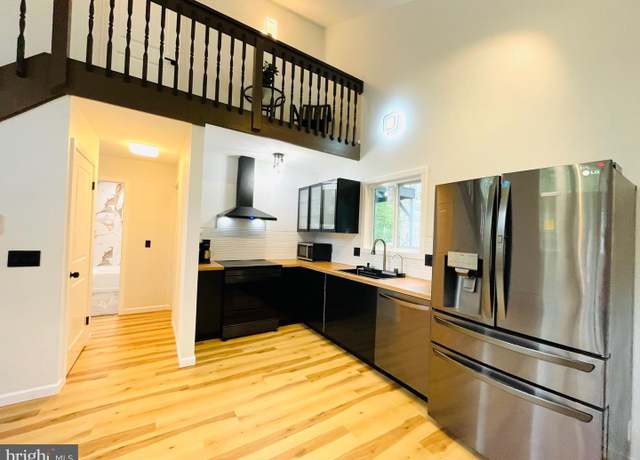 Property at 1225 Country Place Dr, Tobyhanna, PA 18466, 3 beds, 2 baths