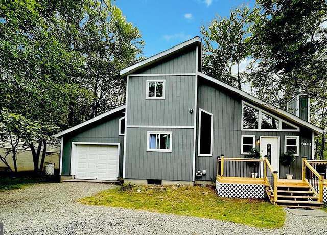 Property at 1225 Country Place Dr, Tobyhanna, PA 18466, 3 beds, 2 baths