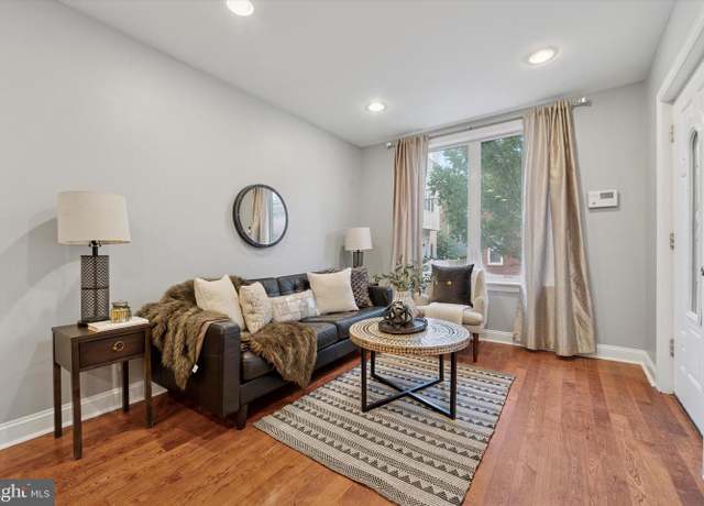 Property at 2001 Carpenter St Unit B, Philadelphia, PA 19146, 3 beds, 2.5 baths