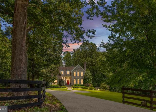 Property at 10361 Dominion Ct, Marshall, VA 20115, 4 beds, 4.5 baths