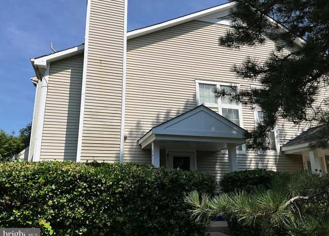 Property at 6011 Netherton St, Centreville, VA 20120, 2 beds, 1.5 baths